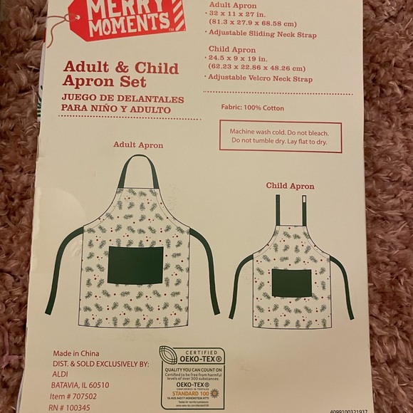 NWT Christmas Adult and Child Matching Apron Sets - Picture 7 of 9